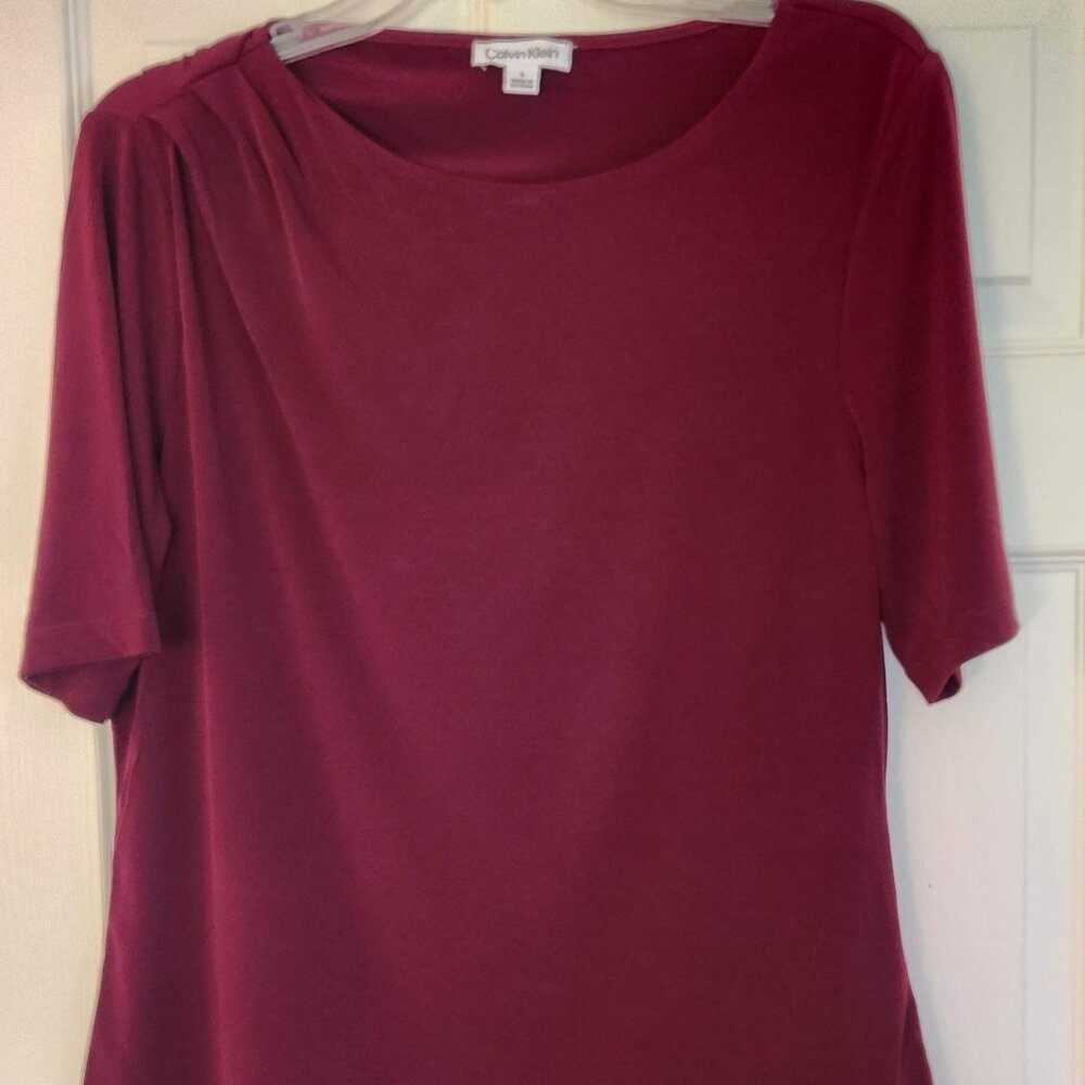 Calvin Klein Women's Elbow Sleeve Crew Neck Top NWOT